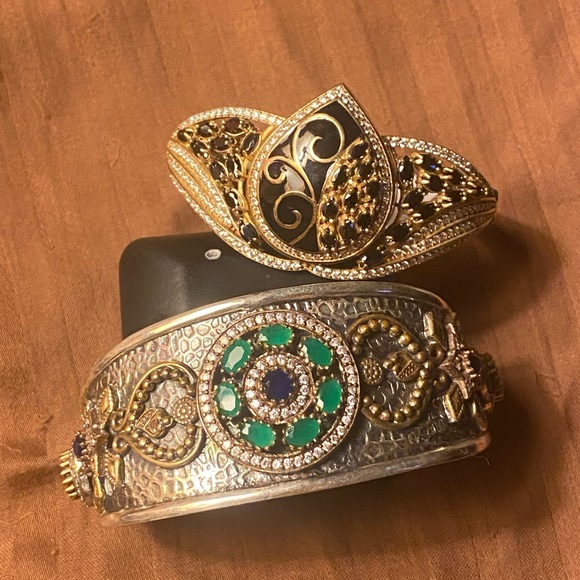 Really wonderful bracelets both very heavy Sterling with wonderful designs - Picture 8 of 9